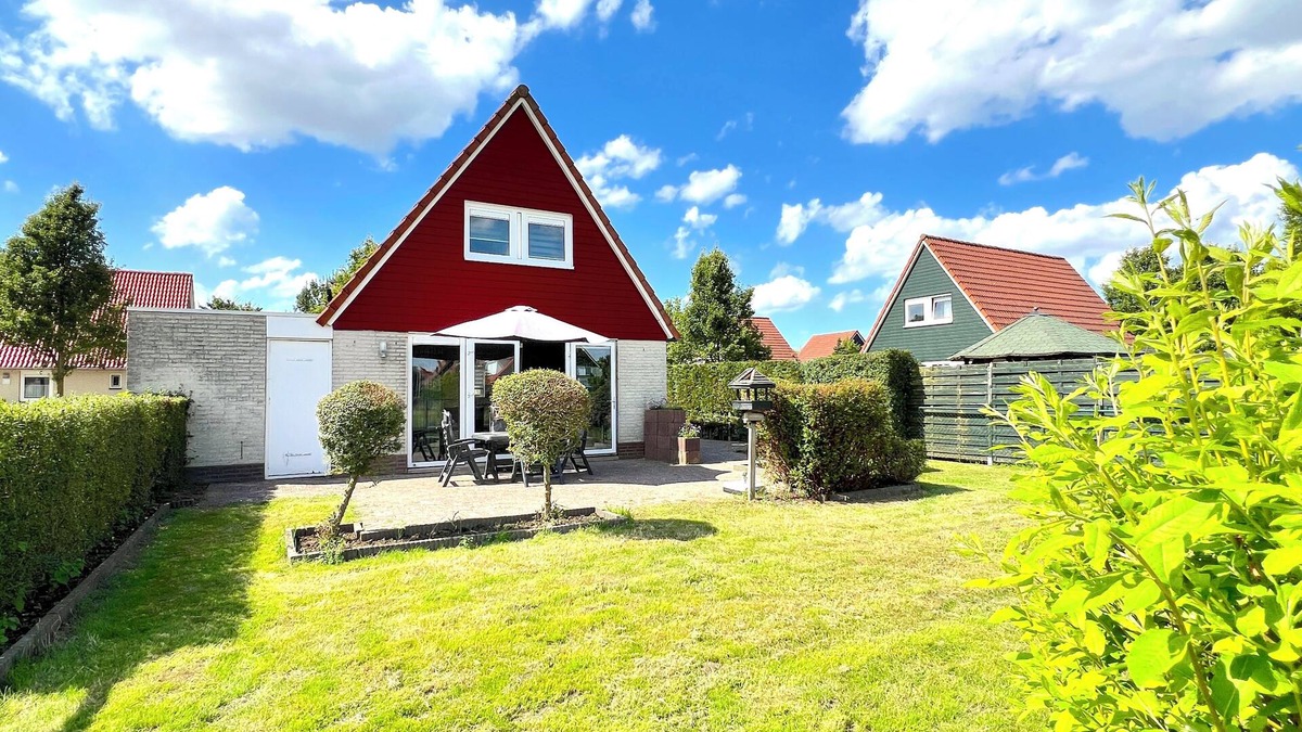 Stevensweert House | Beautifully holiday home near the water on park