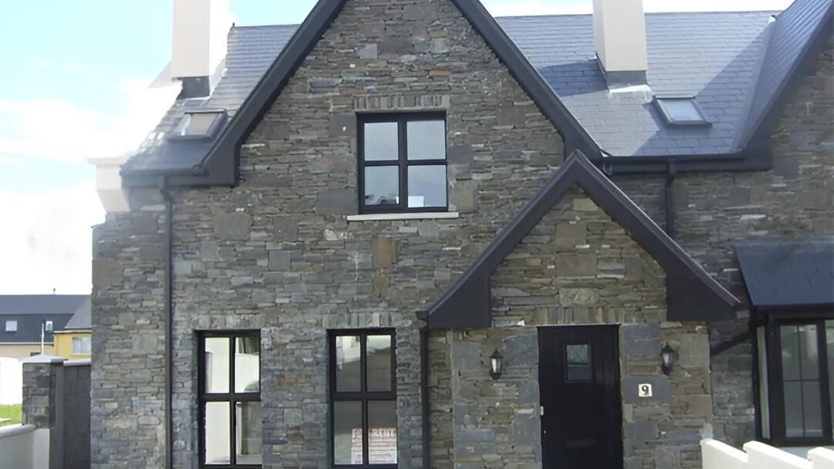 Ballyheigue House | Beautifully located house near the beach