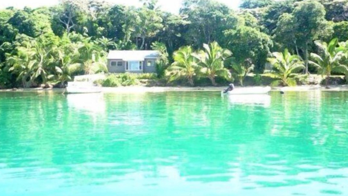 Ta'anea House | Beautifully located Pacific holiday home water right at the front door