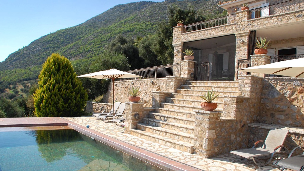 Zakharo House | Beautifully modernised Old Stone House with amazing views and infinity pool