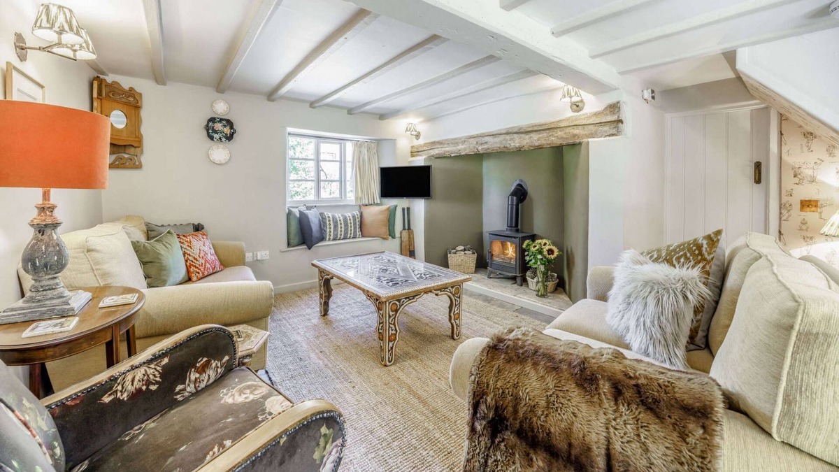 Ebrington Cottage | Beautifully presented 17th century Cotswold holiday cottage - Cricket Cottage