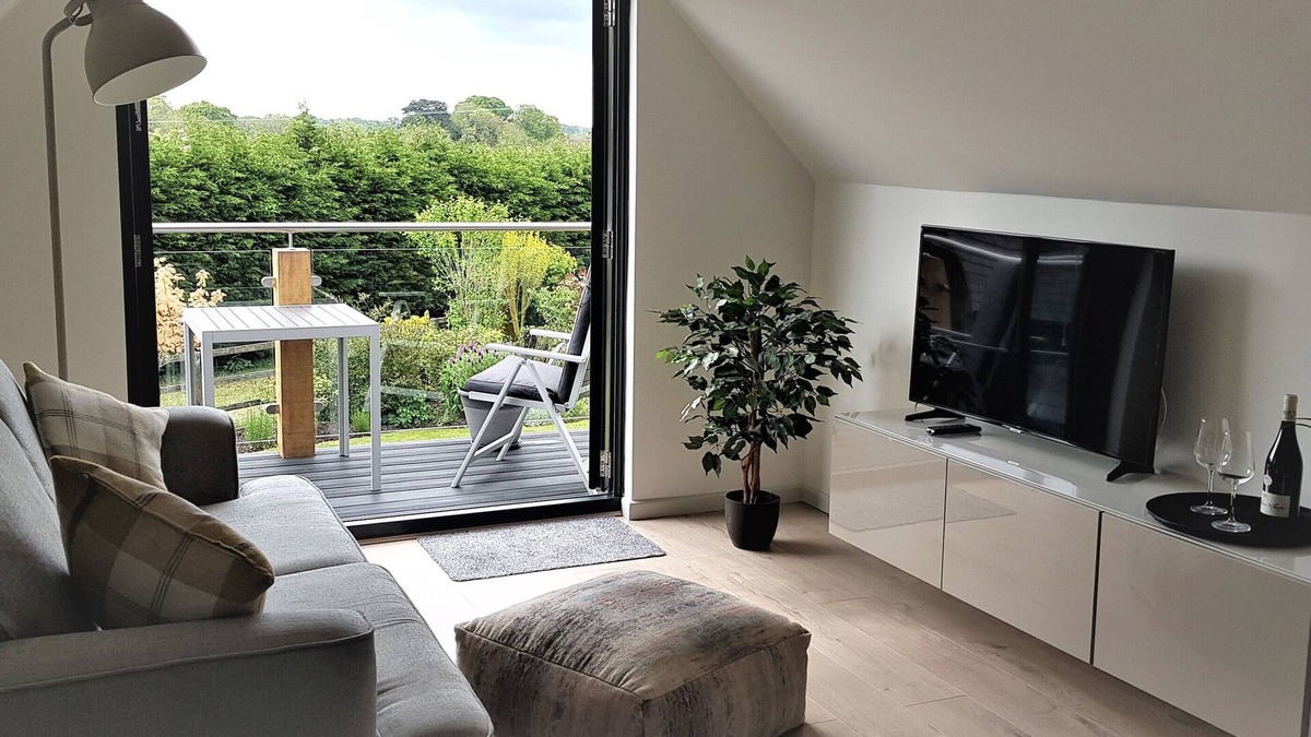 Durley Apartment | Beautifully presented, countryside, self-contained, 1-bed apartment