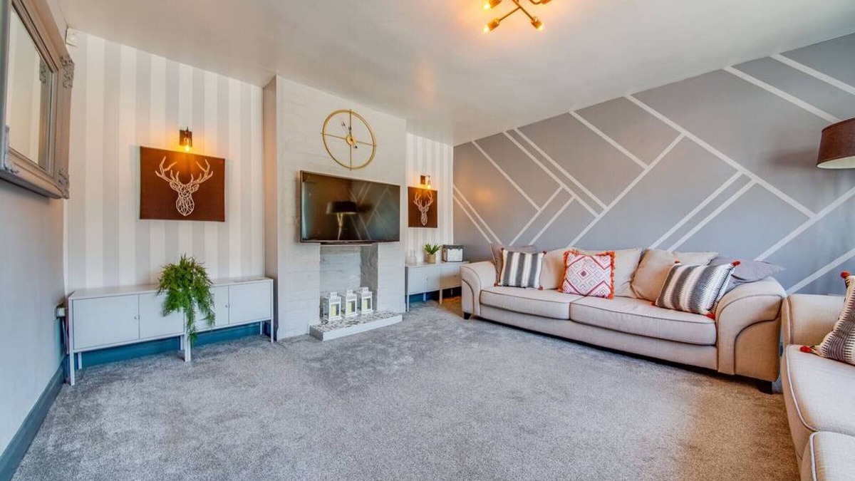 Sheffield House | Beautifully Presented & Spacious 6 Bed House