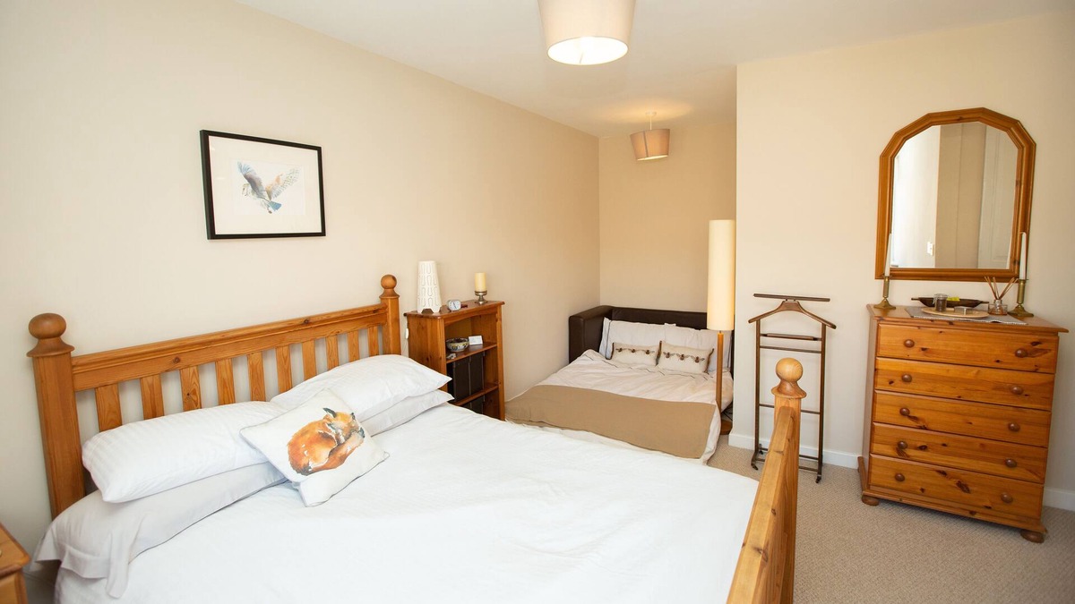 Huntingdon Cottage | Beautifully presented 2 bed fully equipped farm cottage