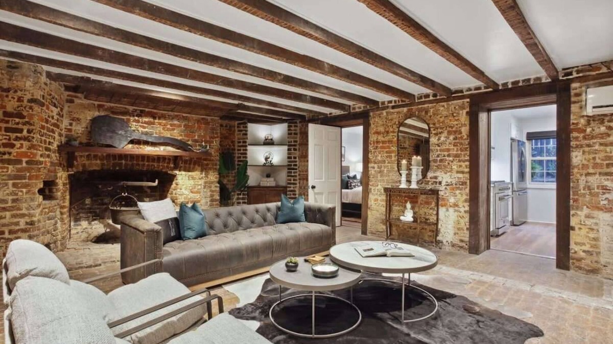 Historic District - North Condo | Beautifully Preserved 1800s Home | Downtown Savannah