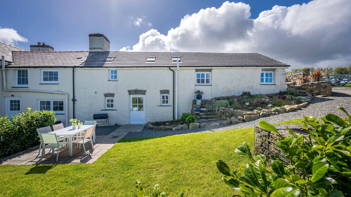 Llanerchymedd Cottage | Beautifully renovated barn conversion set in the heart of the Anglesey countryside