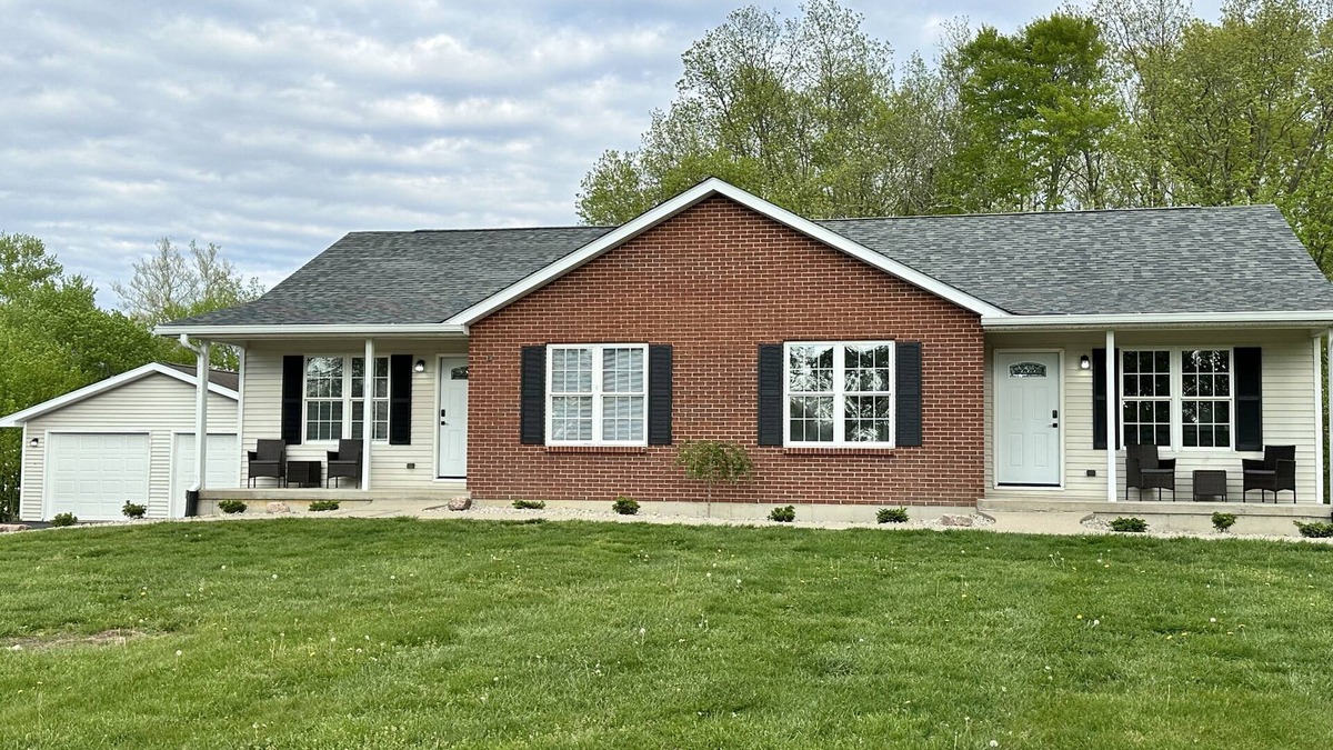 Milford House | Beautifully remodeled duplex near the ark encounter. This listing is for 1 side.