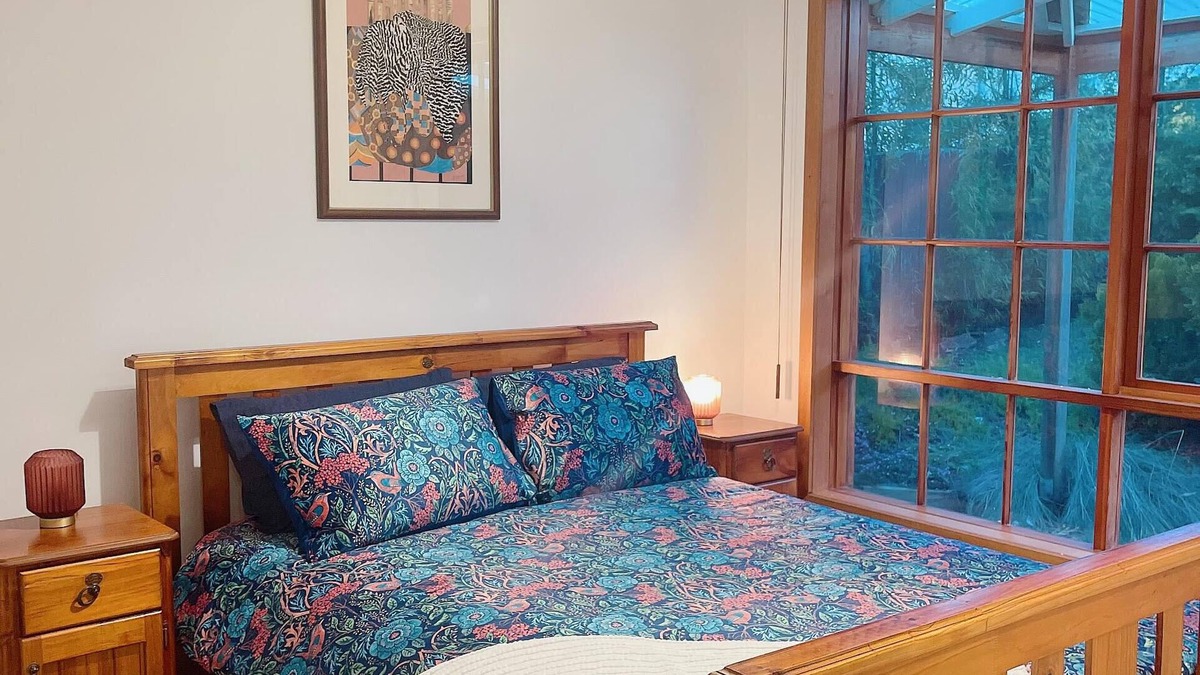 Blackmans Bay House | Beautifully renovated Cottage 300m to Beach