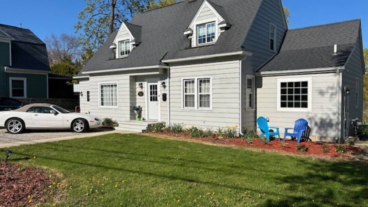 Harbor Beach House | Beautifully renovated 5-bedroom Cape Cod home great for larger gatherings.