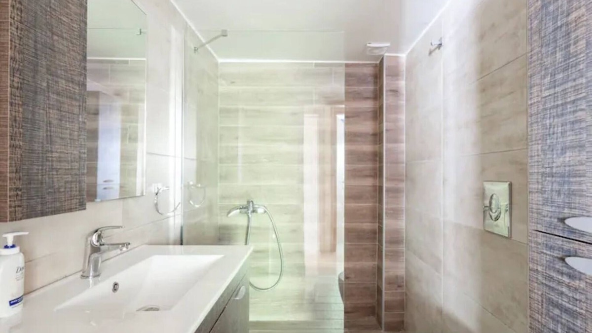 Nea Smirni Apartment | Beautifully Renovated Convient Apartment