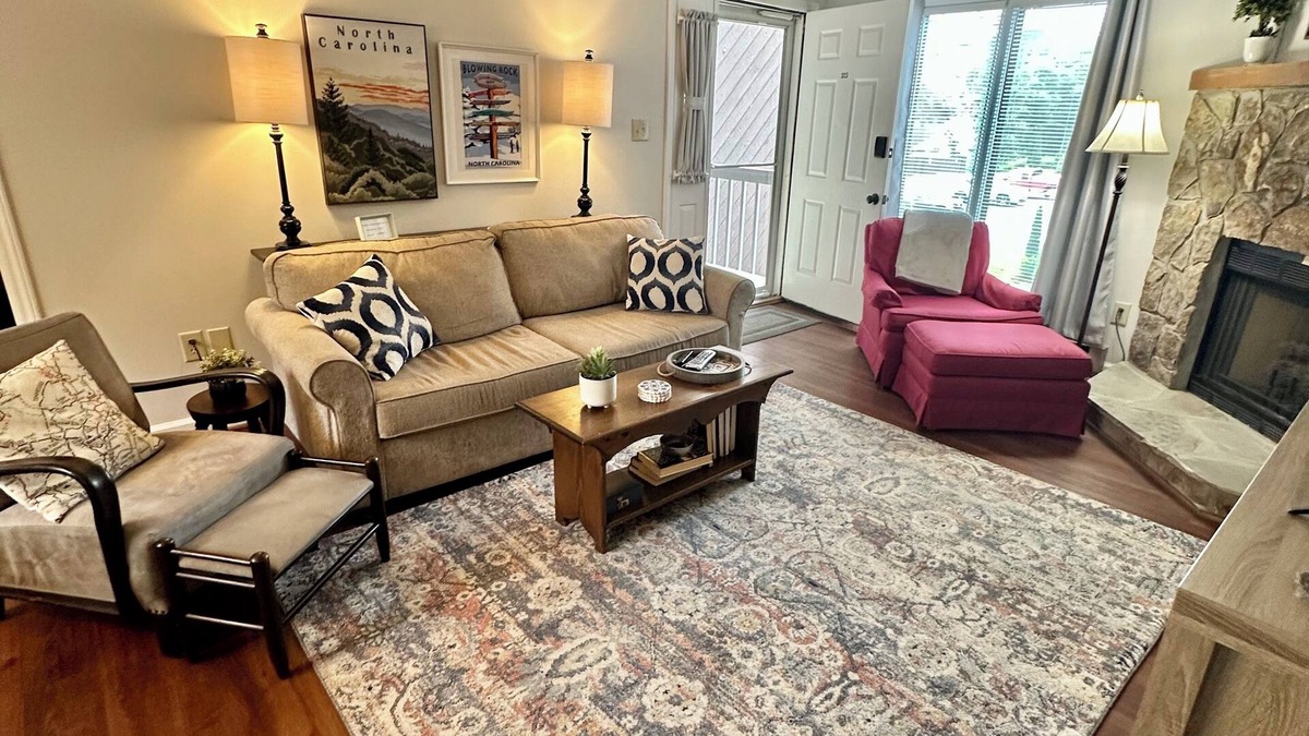 Blowing Rock Condo | Beautifully renovated DOWNTOWN Blowing Rock condo, 2BR 2 Bath
