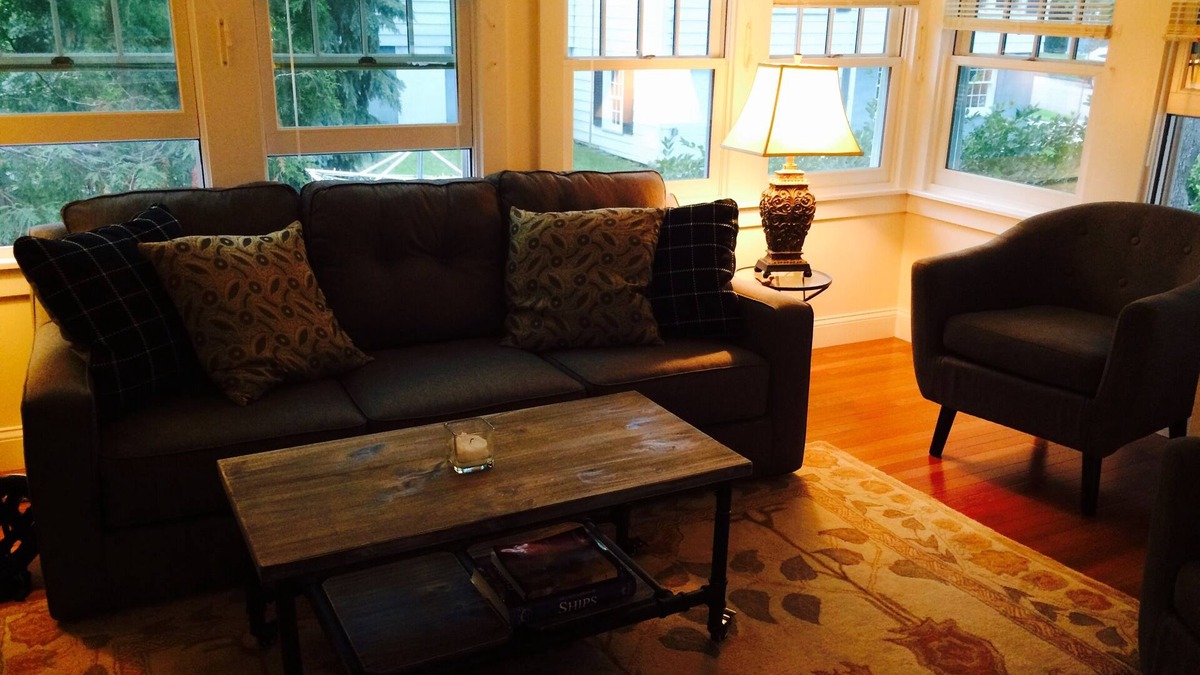 South End Apartment | Beautifully renovated Carriage House apt within a tree-house like setting.