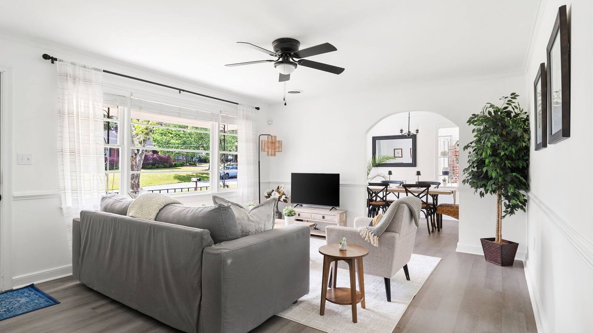 Hanahan House | Beautifully renovated 3-bedroom house near Charleston, Park Circle and beaches