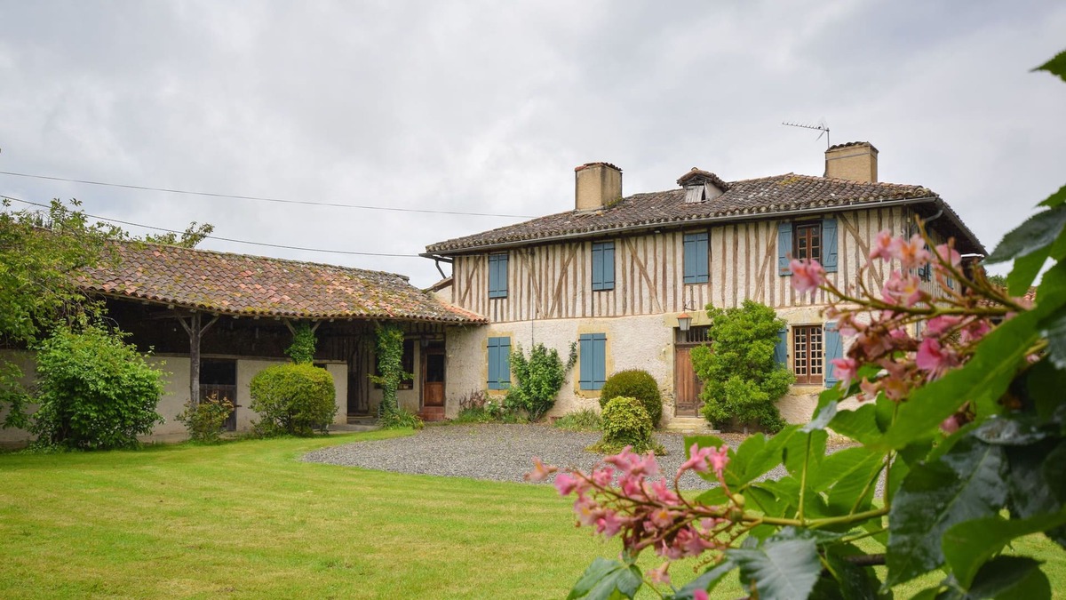 Gaujan Villa | Beautifully renovated and authentic Gascogne villa with private pool.