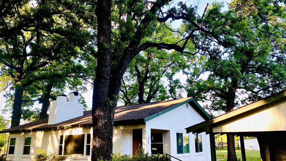 Ross House | Beautifully Renovated Home near Downtown Waco, Baylor Univ. & Magnolia Silos