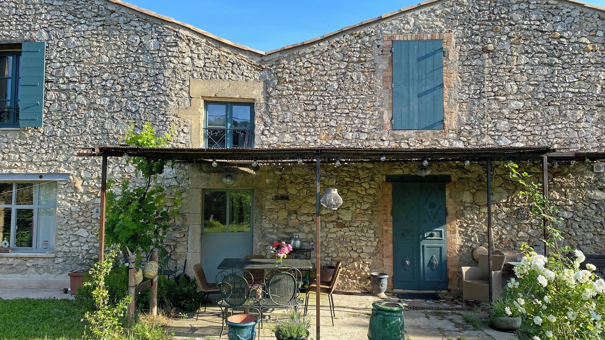 Dions House | Beautifully renovated house with swimming pool in the Gard near Uzès 3 bedrooms and private bathroom