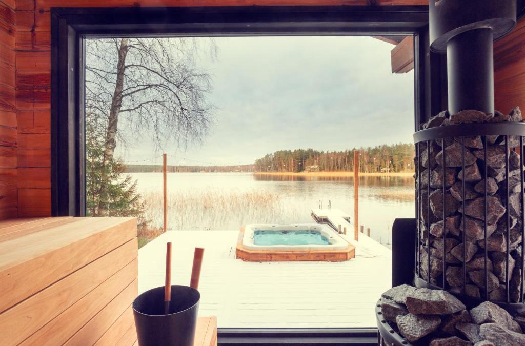 Salo House | Beautifully renovated lakeside red cottage