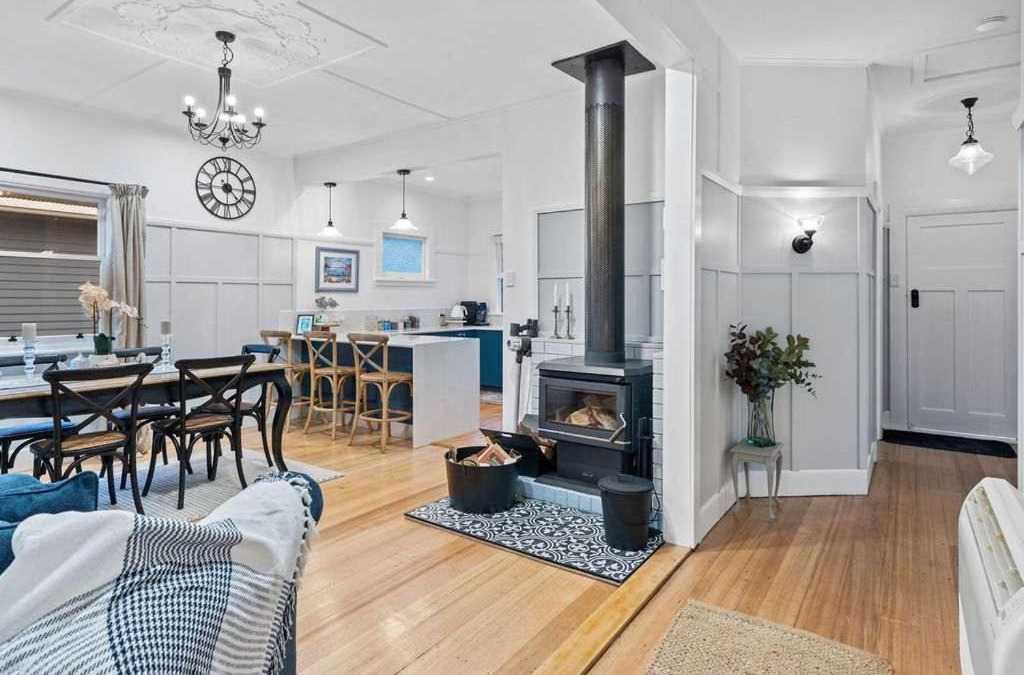 Parklands House | Beautifully Renovated Retreat Modern Comfort with Outdoor Entertaining