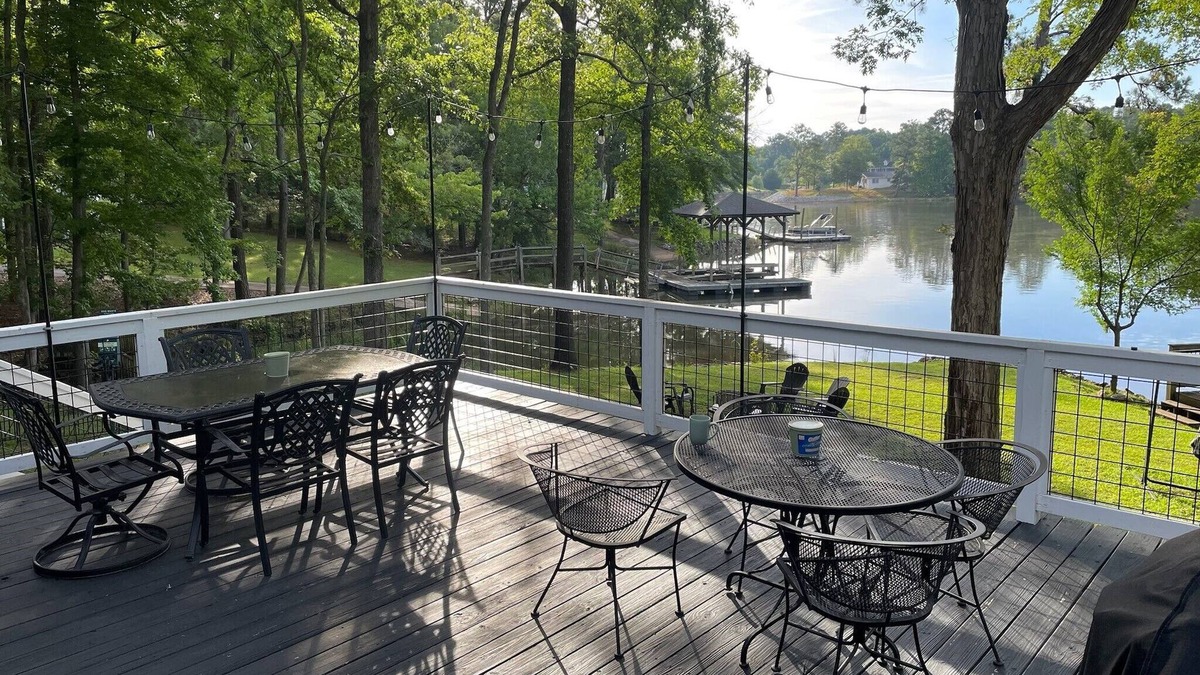 Ridgeway House | Beautifully renovated lakefront home on Lake Wateree. 3BR/3BA. Pet-Friendly!