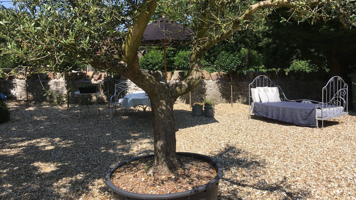 Chewton Mendip House | Beautifully restored, 400 year old former Post Office and Village Bakery