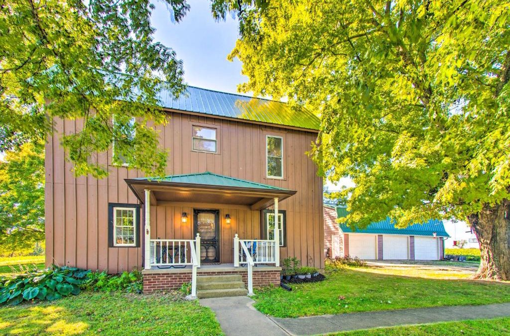 Annapolis House | Beautifully Restored Farmhouse in Marshall!