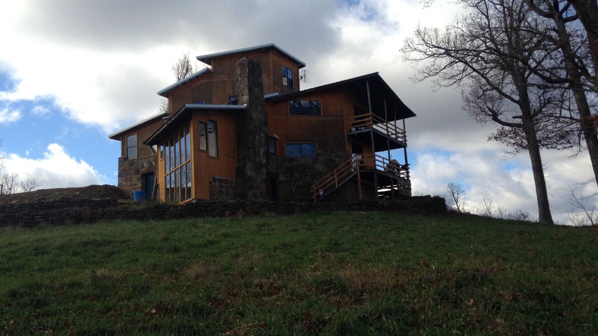 Kingston Cabin | Beautifully restored hippie house near the Wilderness Rider Buffalo Ranch.