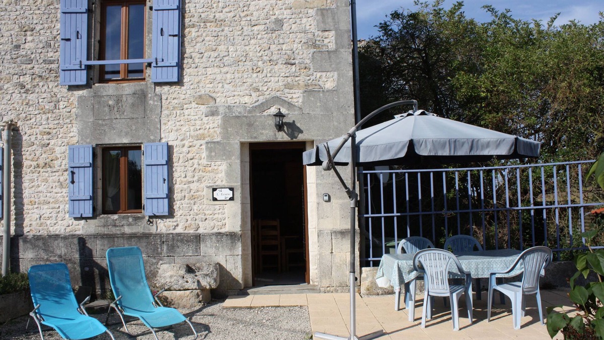Antezant-la-Chapelle Other | Beautifully restored rural farmhouse with pool, in convenient location