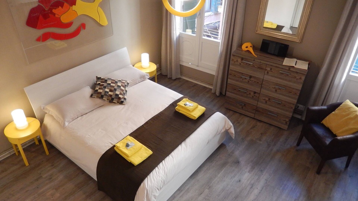 San Polo Apartment | Beautifully Restored, Super Location and very typical!