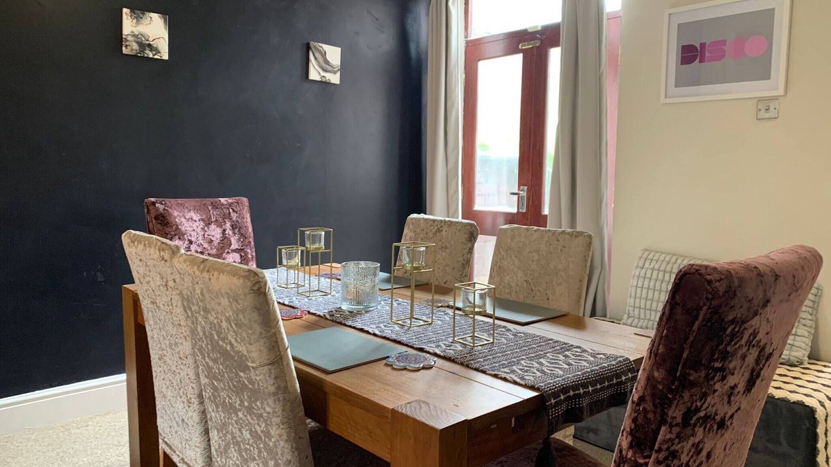 Levenshulme House | Beautifully Styled 2BR Home with Garden
