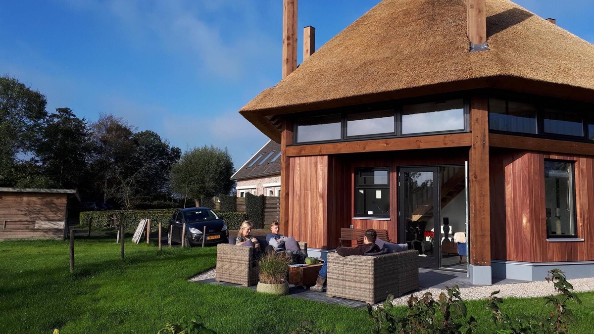 Maasland House | Beautifully styled new home with great view over meadows.