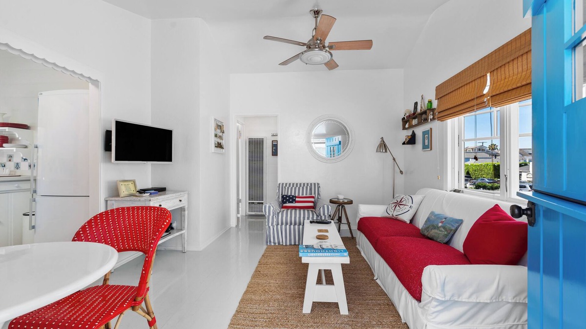 Balboa Island Cottage | Beautifully Updated Historical Cottage Retreat with Garage!