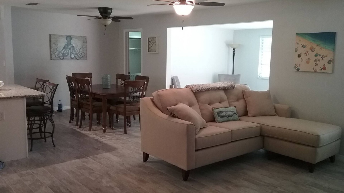 Largo House | Beautifully updated and spacious 2 bed/2 bath minutes from the beach!
