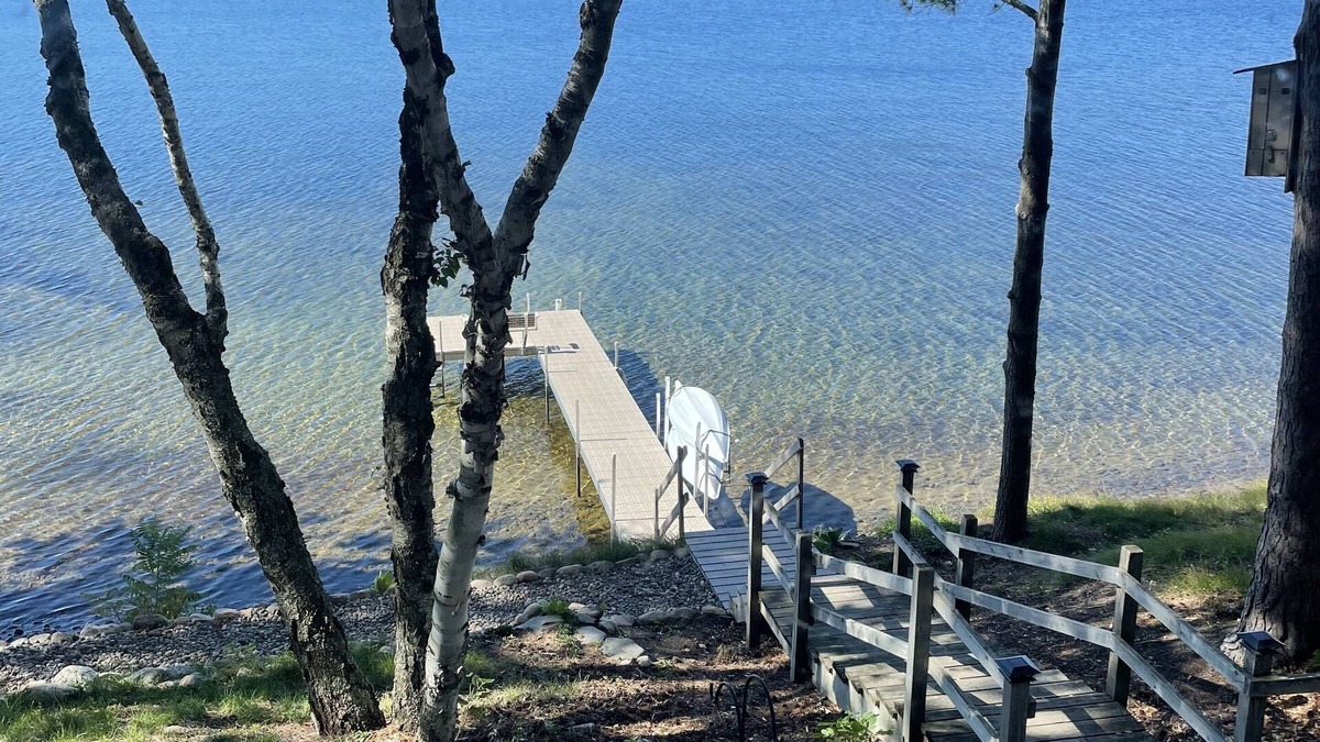 Cushing Cabin | Beautifully Updated Cabin on Pristine Lake Alexander