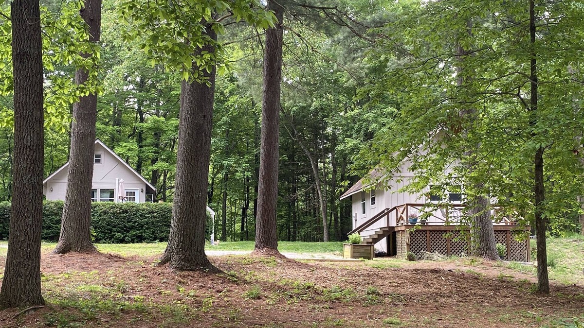Saluda Cottage | Beautifully updated cottage near Greenville, Asheville and Tryon