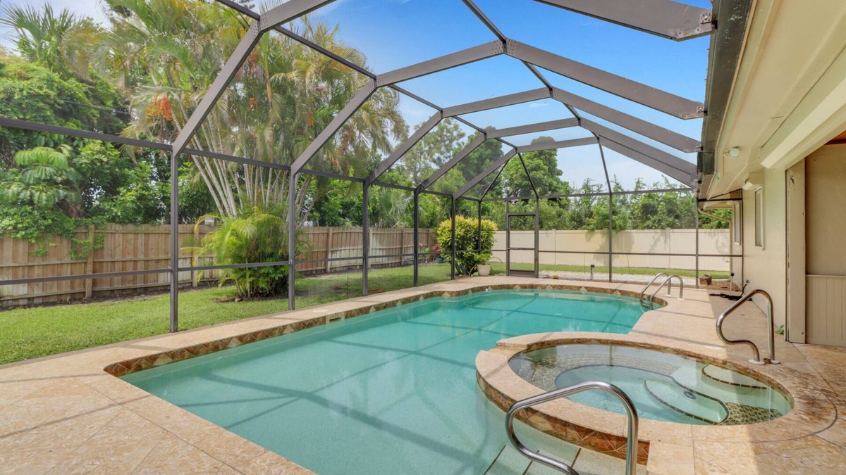 Willoughby Acres House | Beautifully Updated Home w/Pool & Spa