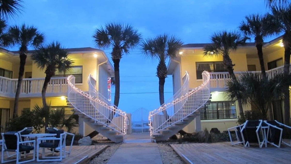 Ormond-by-the-Sea Condo | Beautifully Updated and Steps to the Beach - includes Wifi!