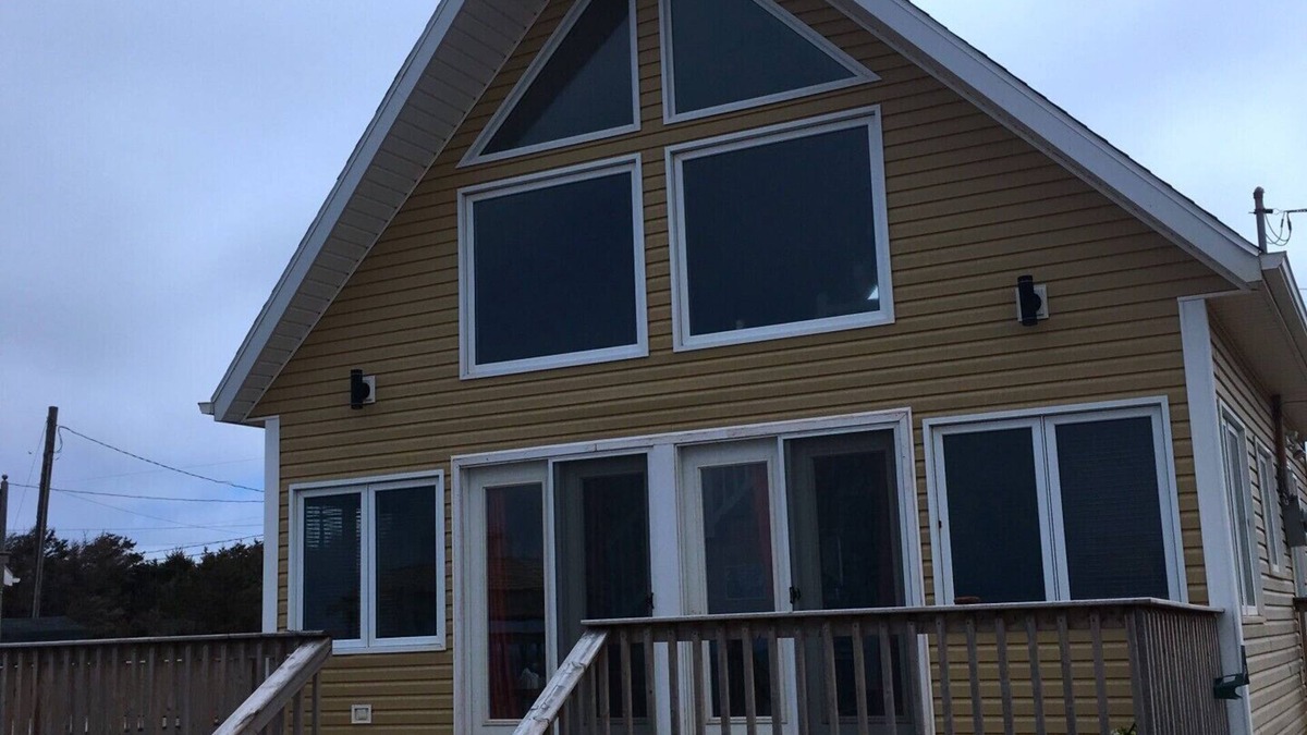 French Village Cottage | Beautiiful Oceanfront Chalet with Spectacular Sunsets & Beach