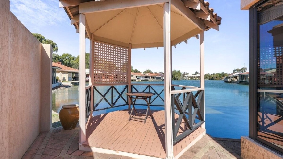 South Yunderup House | Beauty Between Lake & River