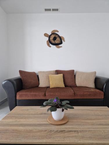 Boujan-sur-Libron Apartment | Beaux Souvenirs