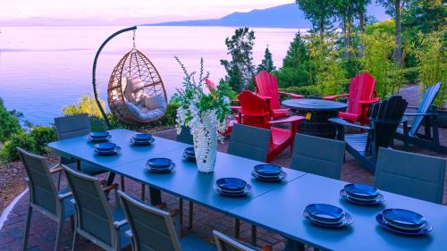 Madeira Park House | Beaver Beach Vacation Home