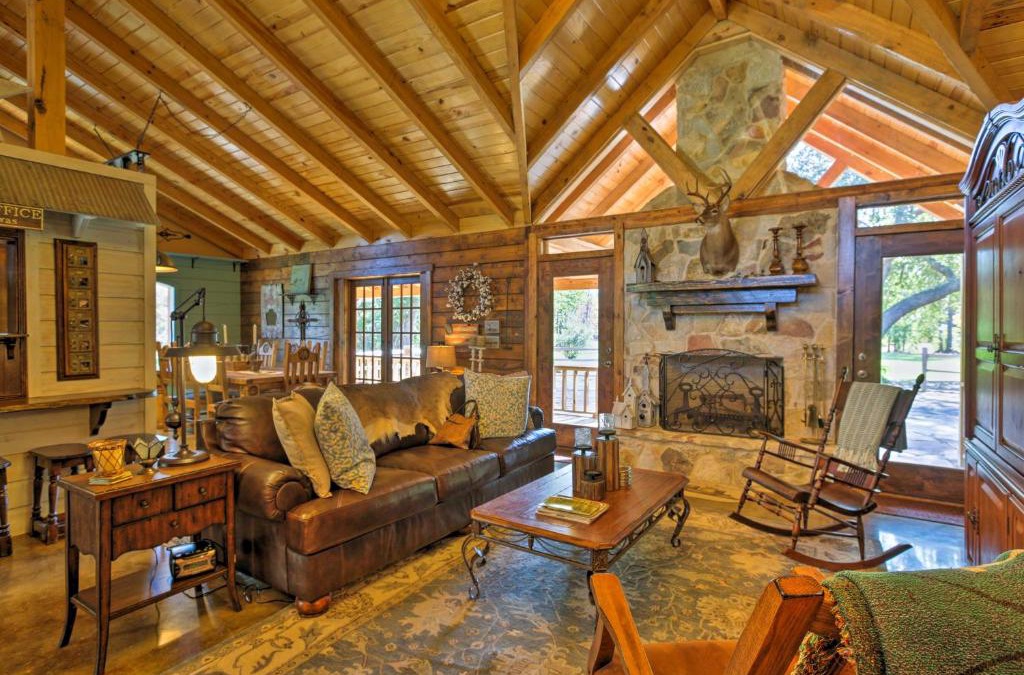 Huntington House | Beaver Creek Lodge - Huntington Home with Pond!