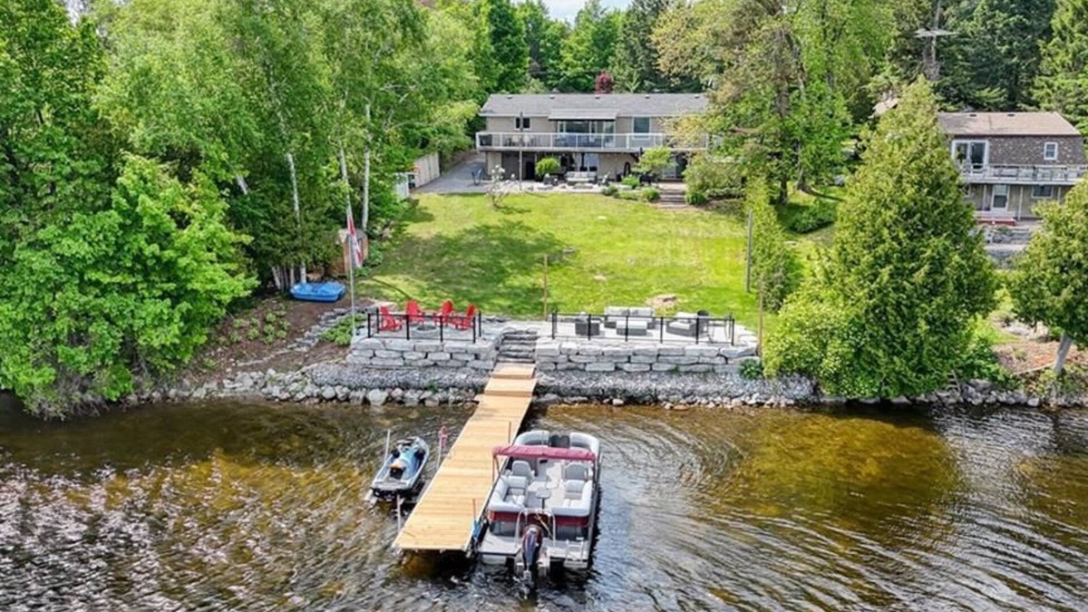 Erinsville House | Beaver Lake Retreat, Escape to Beaver Lake Retreat