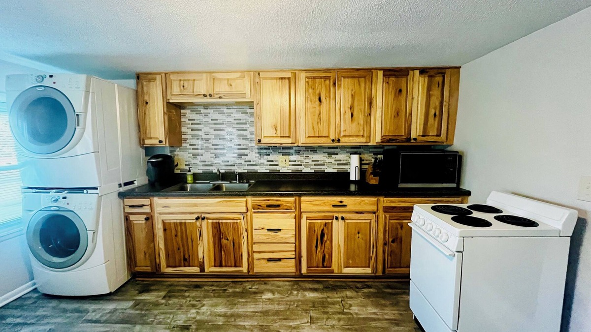 Beavercreek Apartment | Beavercreek Bluebird Retreat: Spacious & pet-friendly with large fenced-in yard
