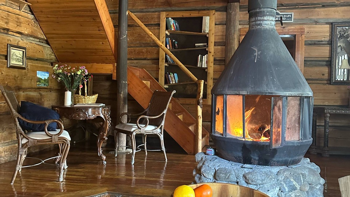Golden Hotel | Beaverfoot Lodge
