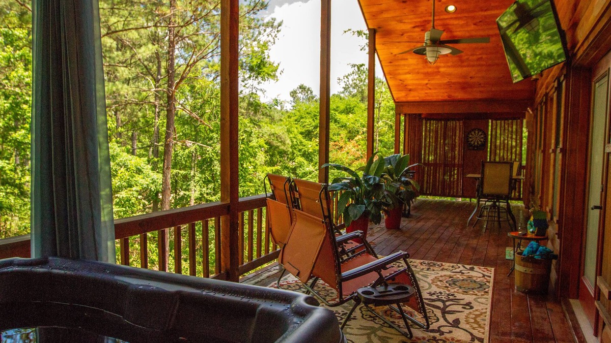Broken Bow Cabin | Beavers Bend State Park entrance 259A , Southern Hill Addition; Wood Knot Cabin