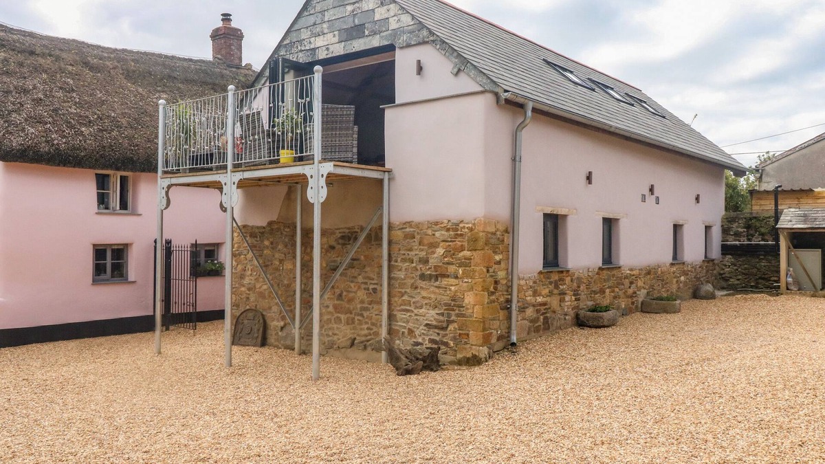 Okehampton Cottage | BECKET'S BARN, family friendly, character holiday cottage in Northlew