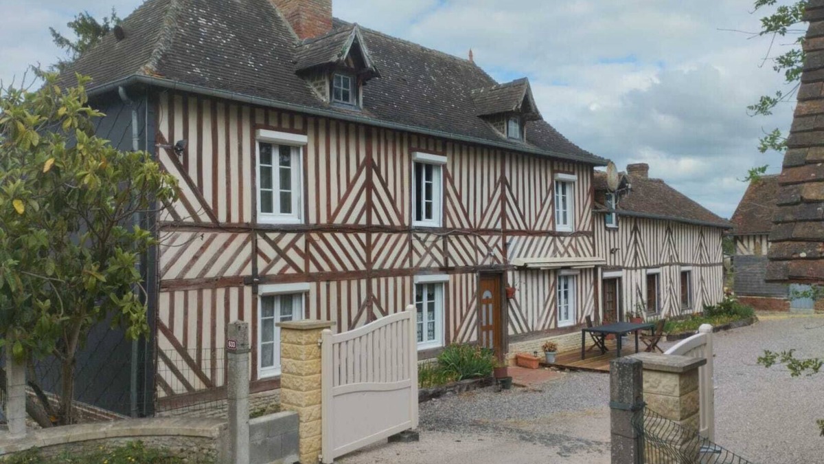 Le Mesnil-Mauger Bed & Breakfast | Bed and breakfast in the Normandy countryside near beaches, stud farms and castles.