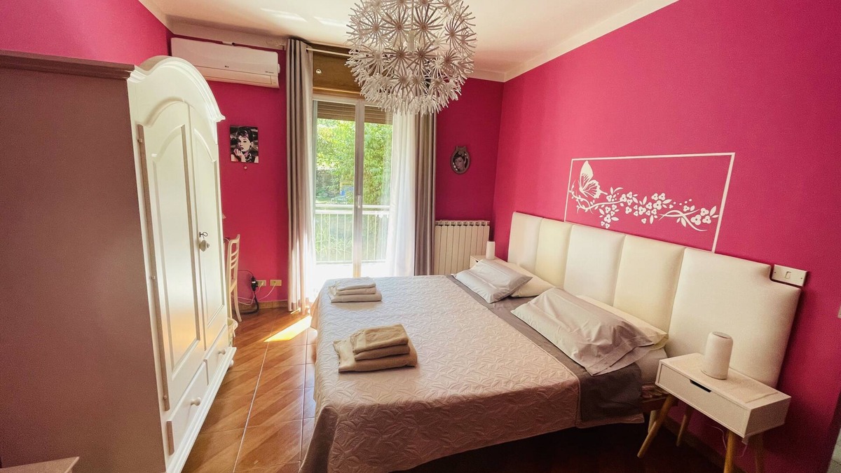 Borgofranco d'Ivrea Bed & Breakfast | Bed and Breakfast "L'Albero Maestro": sulla Via Francigena, dentro il più bel modello geologico di morena glaciale, nel verde di un territorio di laghi e boschi, tra i Senti CHE furono dei Salassi grandi antogonisti dei Romani