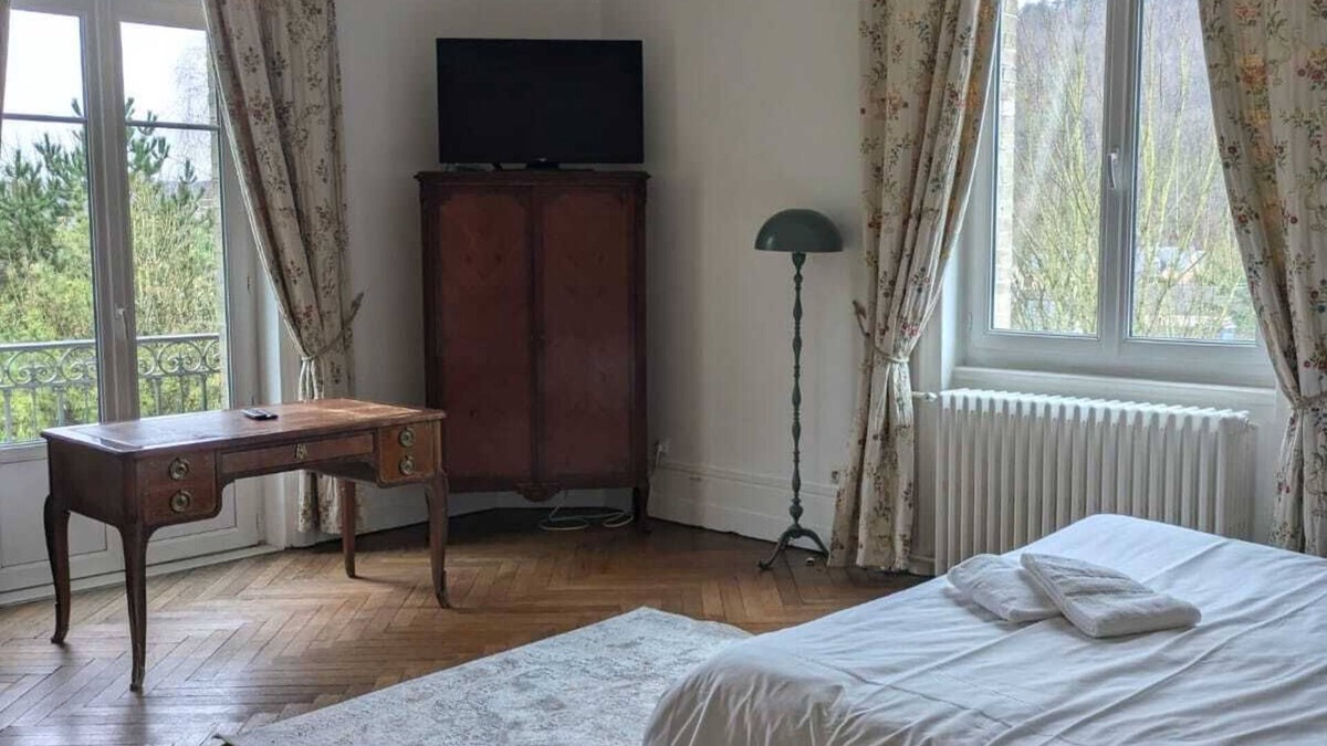 Saint-Aubin-Epinay Bed & Breakfast | Bed and breakfast - small castle in the countryside