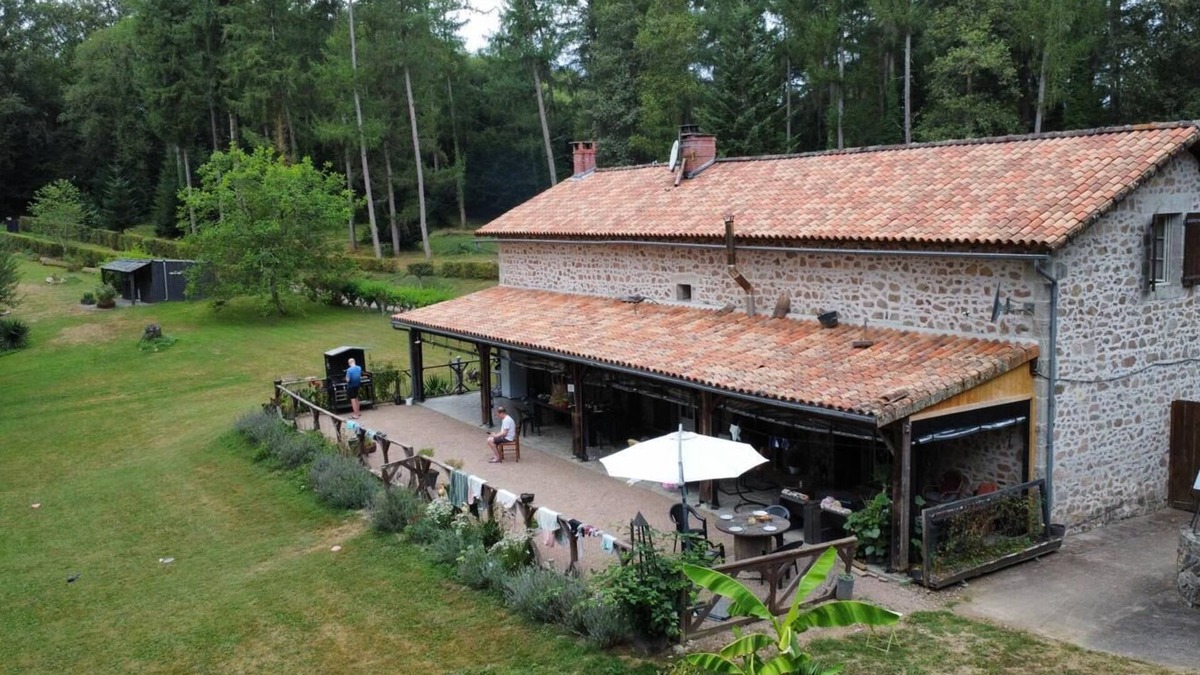 Piegut-Pluviers Bed & Breakfast | Bed and Breakfast 'Les Touilles' with Private Pool, Private Terrace and Wi-Fi